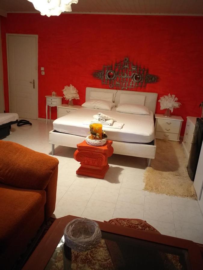 Roulas Cozy Apartments Artemida  Ngoại thất bức ảnh
